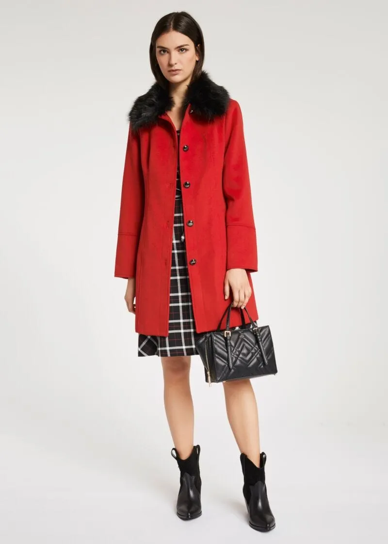 Cappotto con bottoni
