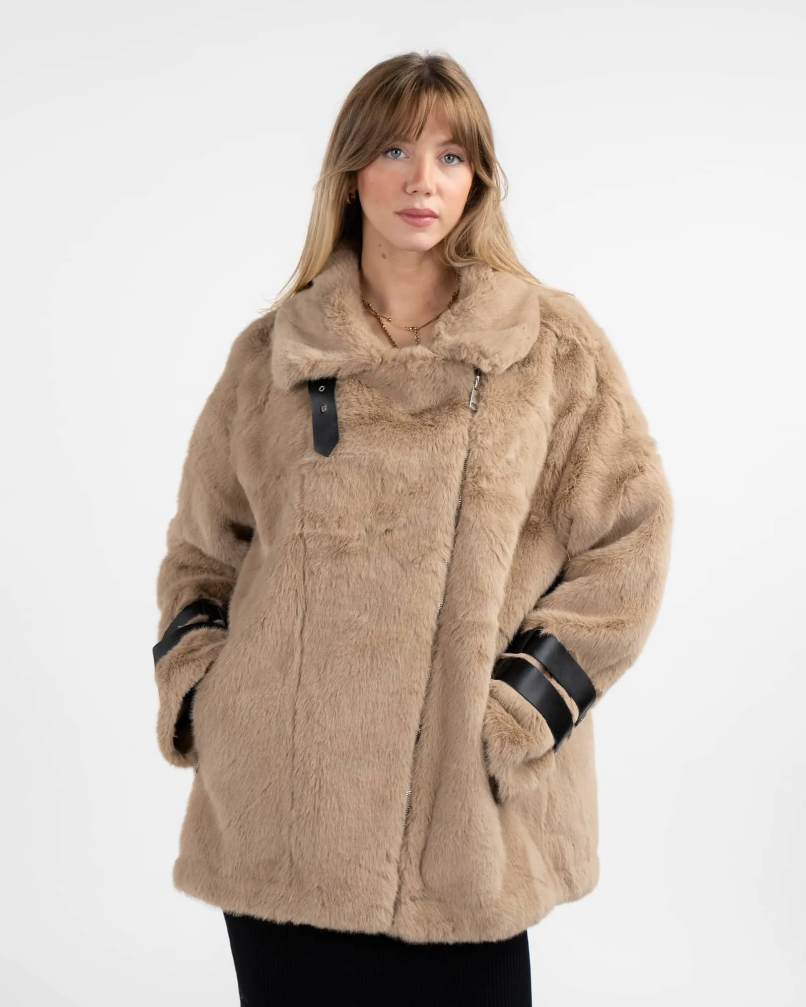 Cappotto in ecopelliccia - BEIGE