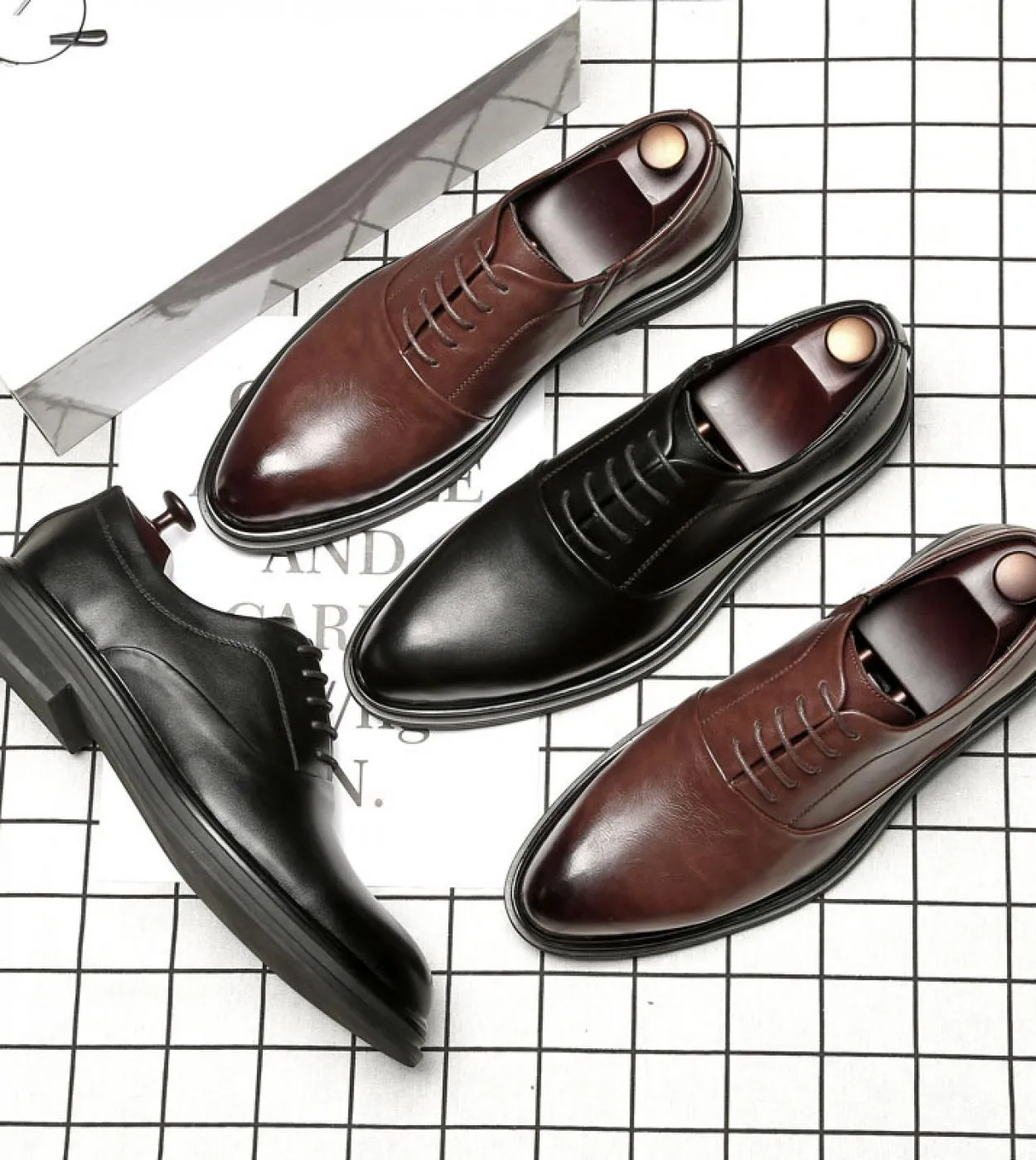 Scarpe eleganti da uomo Oxfords Business Office Pointed Black Brown Laceup Scarpe formali da uomo Scarpe da sposa Scarpe elegant